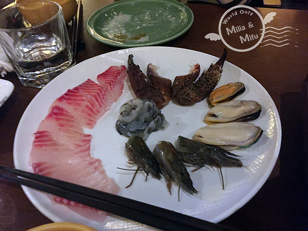 [翻滾吧！吃貨米粒]台北‧中山‧YAYA’S生蠔酒館‧詹姆士開的神美味義式海鮮鍋