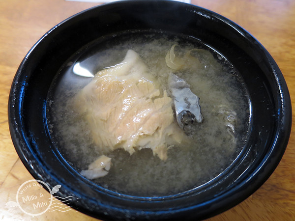 [翻滾吧！吃貨米粒]宜蘭縣‧樂屋日本料理‧好吃便宜又大碗，還有衝浪客可看的宜蘭名氣日本料理店