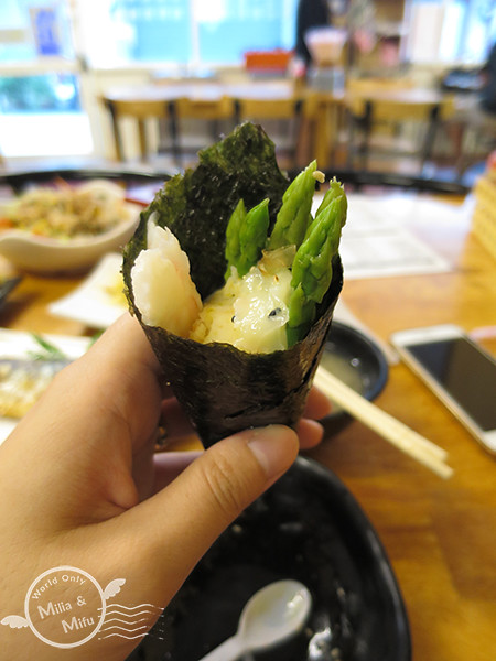 [翻滾吧！吃貨米粒]宜蘭縣‧樂屋日本料理‧好吃便宜又大碗，還有衝浪客可看的宜蘭名氣日本料理店