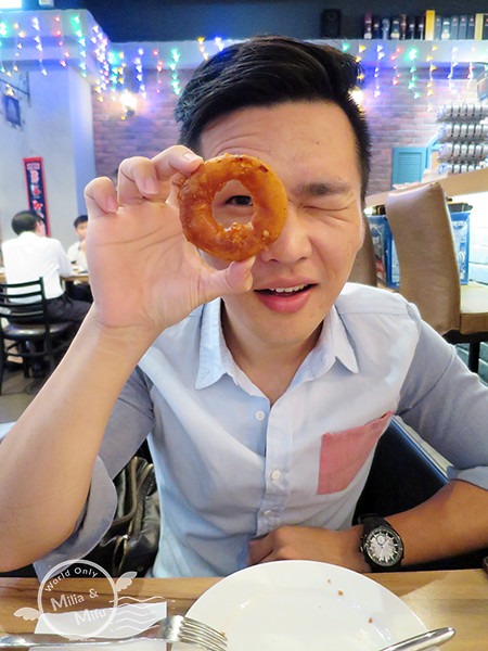 [翻滾吧！吃貨米粒]台北・中山・Wayne's Boston波士頓美式龍蝦牛排餐酒館・手裡抓龍蝦、大口喝酒吃肉的超豪邁美式餐酒館
