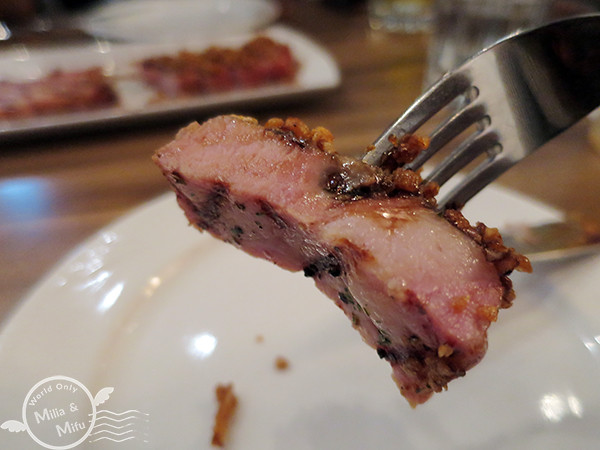 [翻滾吧！吃貨米粒]台北・中山・Wayne's Boston波士頓美式龍蝦牛排餐酒館・手裡抓龍蝦、大口喝酒吃肉的超豪邁美式餐酒館