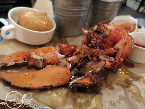 [翻滾吧！吃貨米粒]台北・中山・Wayne's Boston波士頓美式龍蝦牛排餐酒館・手裡抓龍蝦、大口喝酒吃肉的超豪邁美式餐酒館