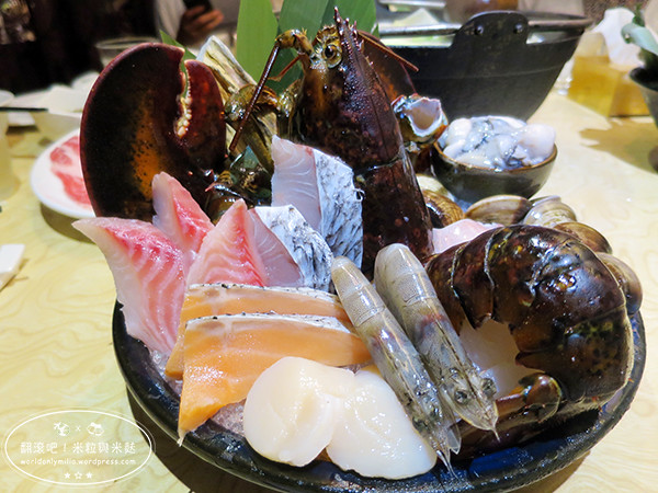 [翻滾吧！吃貨米粒]台北‧東區‧忻殿堂涮涮鍋・東區人氣火鍋店，用鐵鑄鍋吃火鍋的奢華體驗！還有平價生猛海鮮及超好吃的黃金一品雜炊唷！