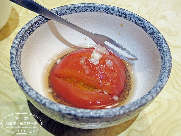 [翻滾吧！吃貨米粒]台北‧東區‧忻殿堂涮涮鍋・東區人氣火鍋店，用鐵鑄鍋吃火鍋的奢華體驗！還有平價生猛海鮮及超好吃的黃金一品雜炊唷！