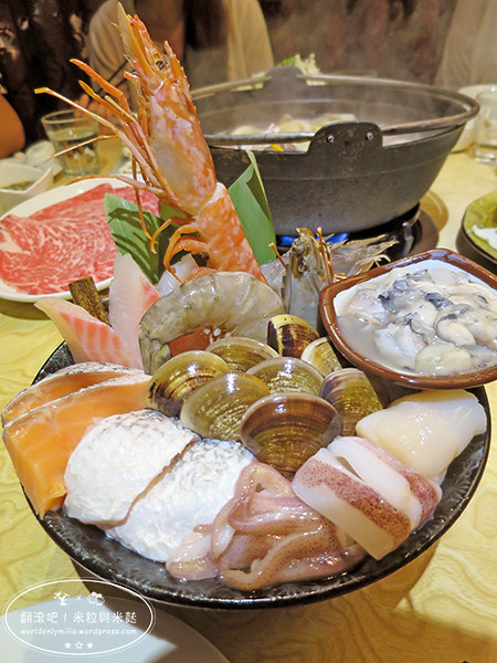 [翻滾吧！吃貨米粒]台北‧東區‧忻殿堂涮涮鍋・東區人氣火鍋店，用鐵鑄鍋吃火鍋的奢華體驗！還有平價生猛海鮮及超好吃的黃金一品雜炊唷！