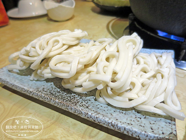 [翻滾吧！吃貨米粒]台北‧東區‧忻殿堂涮涮鍋・東區人氣火鍋店，用鐵鑄鍋吃火鍋的奢華體驗！還有平價生猛海鮮及超好吃的黃金一品雜炊唷！
