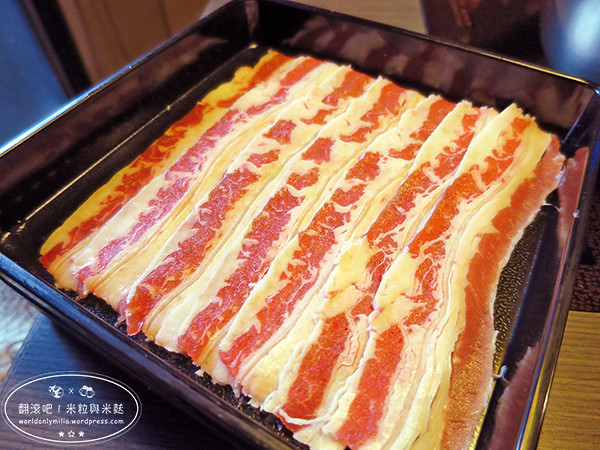 【新北‧捷運府中站】文岩文岩燒麻辣鴛鴦鍋‧板橋美食・高級食材平價享受！注重食安的吃到飽麻辣火鍋店 @ 翻滾吧！吃貨米粒