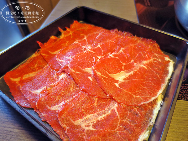 【新北‧捷運府中站】文岩文岩燒麻辣鴛鴦鍋‧板橋美食・高級食材平價享受！注重食安的吃到飽麻辣火鍋店 @ 翻滾吧！吃貨米粒
