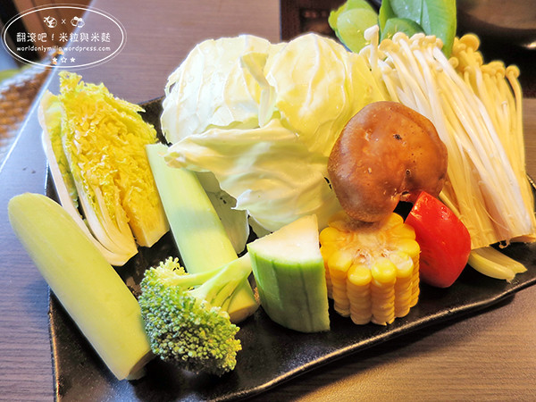 【新北‧捷運府中站】文岩文岩燒麻辣鴛鴦鍋‧板橋美食・高級食材平價享受！注重食安的吃到飽麻辣火鍋店 @ 翻滾吧！吃貨米粒