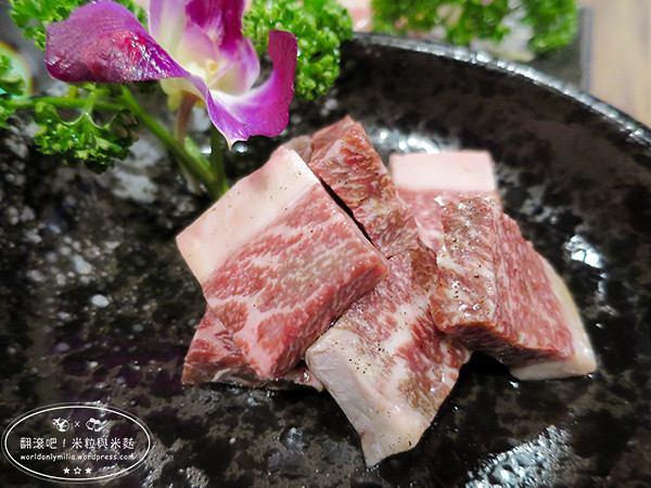 【台北‧捷運東門站】約客頂級燒肉・台北高級單點式約會燒烤店・入口即化的牛肉超享受 @ 翻滾吧！吃貨米粒