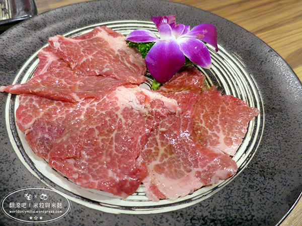【台北‧捷運東門站】約客頂級燒肉・台北高級單點式約會燒烤店・入口即化的牛肉超享受 @ 翻滾吧！吃貨米粒
